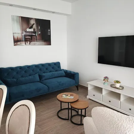Split View 2 Bedrooms Luxury 90 M2 *