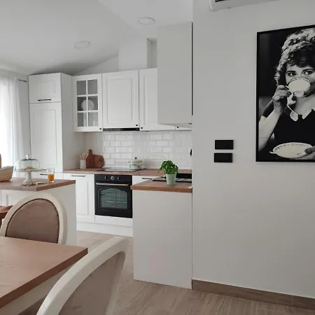 Split View 2 Bedrooms Luxury 90 M2 Apartment Klis