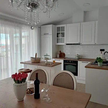 Apartment Split View 2 Bedrooms Luxury 90 M2