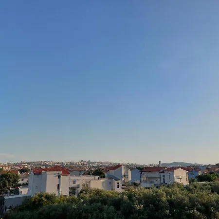 Apartment Split View 2 Bedrooms Luxury 90 M2