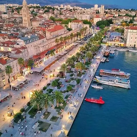 Split View 2 Bedrooms Luxury 90 M2 Apartment Klis